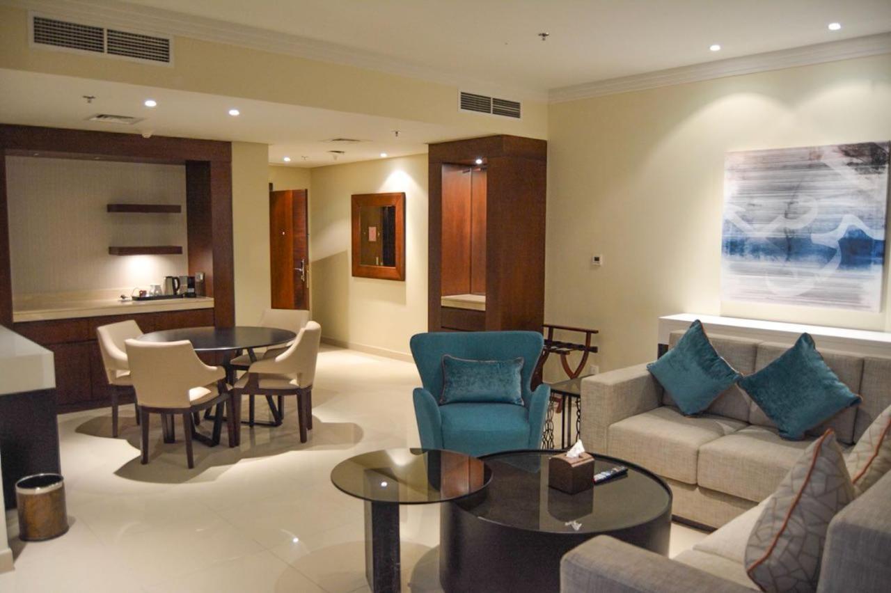 Grand Mercure Hotel Dubai Bagian luar foto